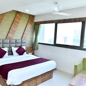 Hotel Royal King By Sky Stays